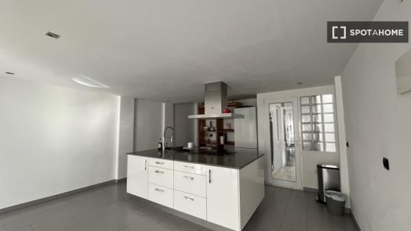 Apartamento completo de 2 habitaciones en Alacant