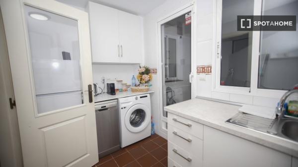 Apartamento entero de 3 dormitorios en Alicante (Alacant)