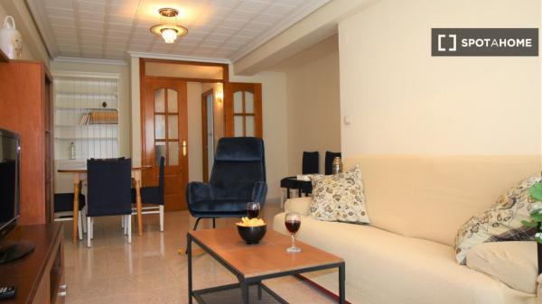 Apartamento entero de 3 dormitorios en Sevilla