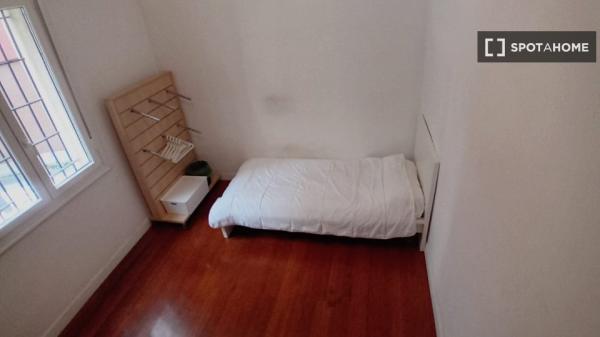 Zimmer zu vermieten in 3-Zimmer-Wohnung in Bilbao