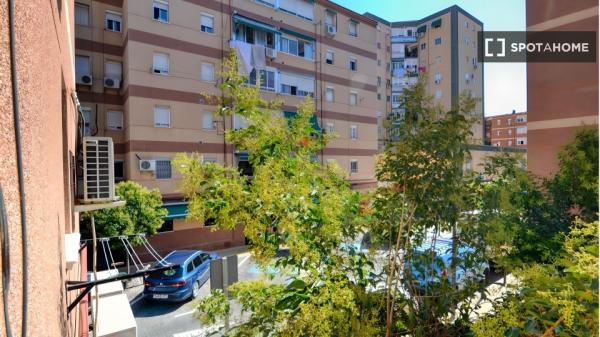 Habitaciones para alquilar en apartamento de 4 habitaciones en Getafe