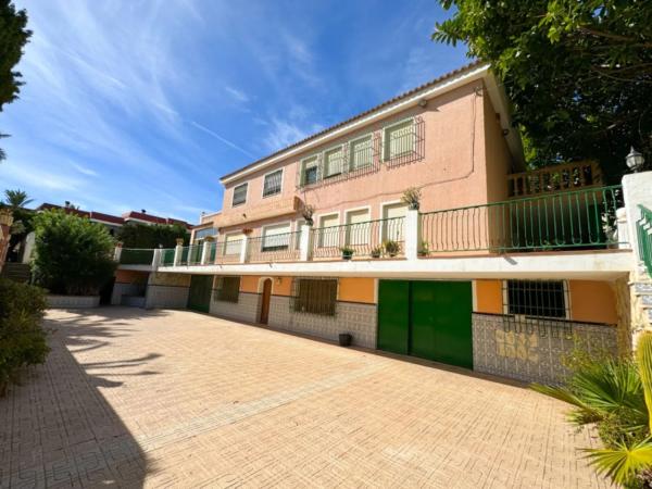 Chalet en barrio Cabo de las Huertas