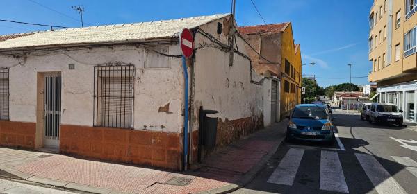 Chalet pareado en calle de Jávea