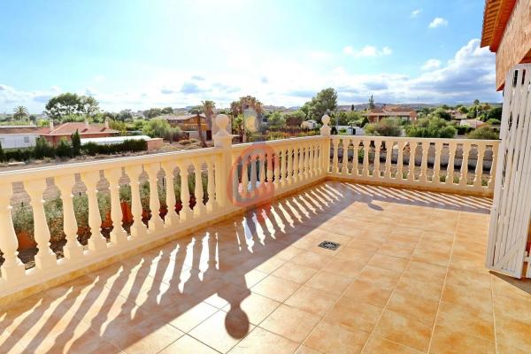 Casa independiente en calle Musico Carlos Cosmen-vill, 20