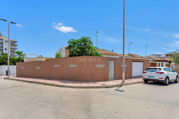 Casa independiente en calle Manuel Espinosa Maciá, 1