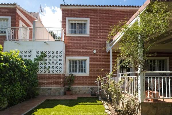 Casa independiente en avenida de la Asuncion, 8