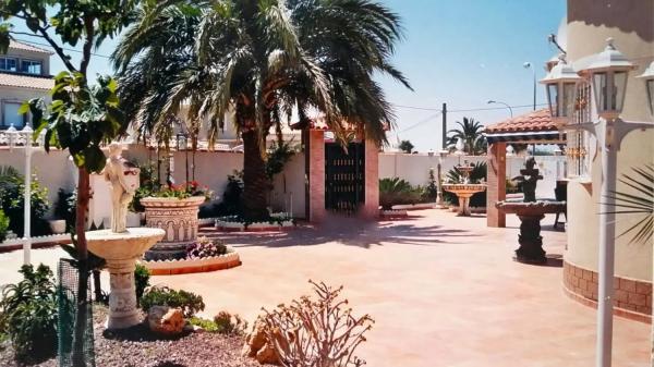 Casa independiente en calle Botticelli, 1