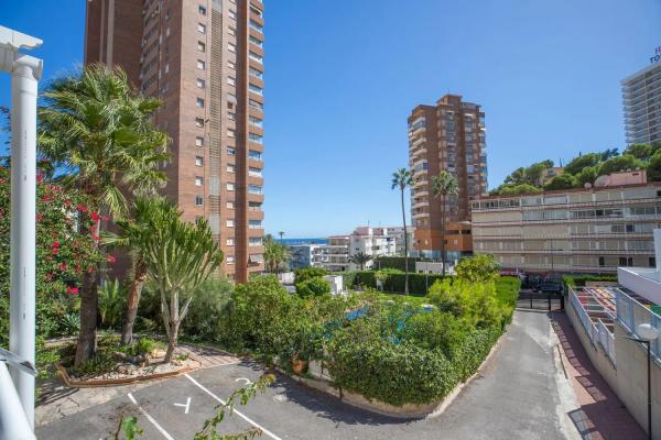 Chalet adosado en avenida de Mont Benidorm, 9