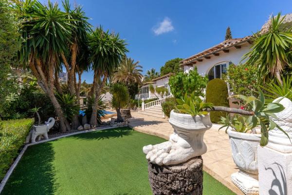 Casa independiente en Urbanización Ortenbach