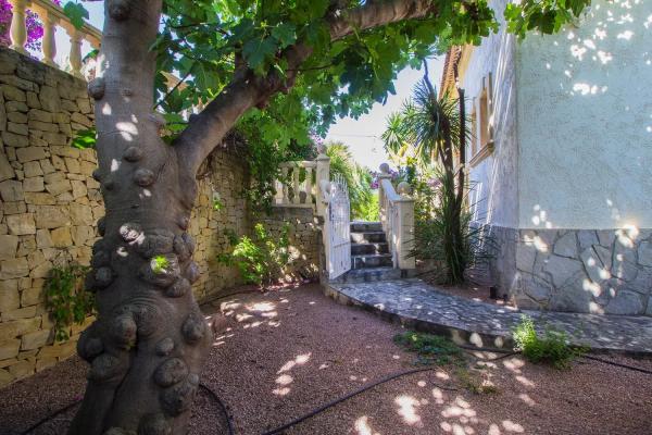 Casa independiente en avenida la Manzanera