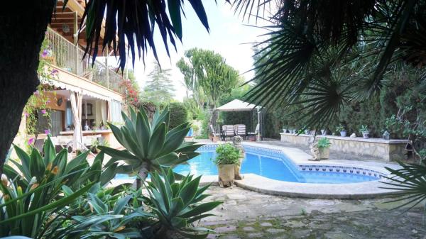 Casa independiente en calle Sorolla, 76