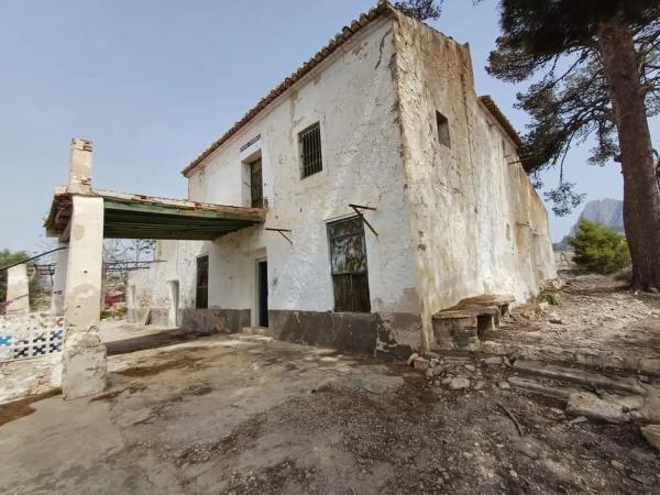 Casa independiente en calle del Mediterráneo