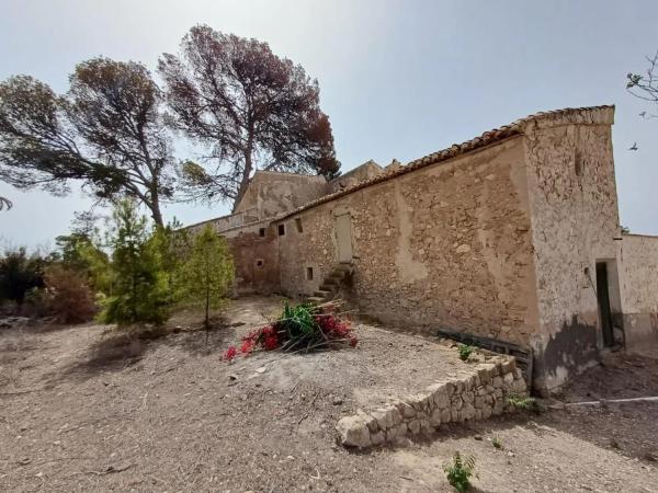 Casa independiente en calle del Mediterráneo