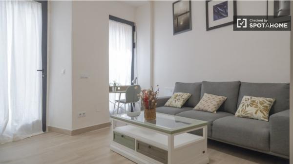 Apartamento de 2 dormitorios en alquiler en Malasaña, Madrid