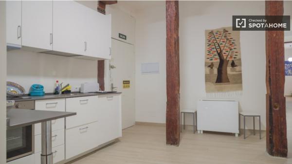 Apartamento de 2 dormitorios en alquiler en Malasaña, Madrid