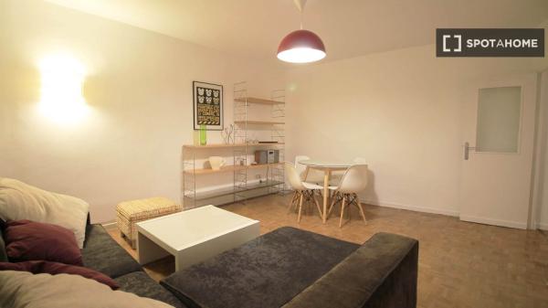 Apartamento de 2 dormitorios en alquiler en Justicia, Madrid