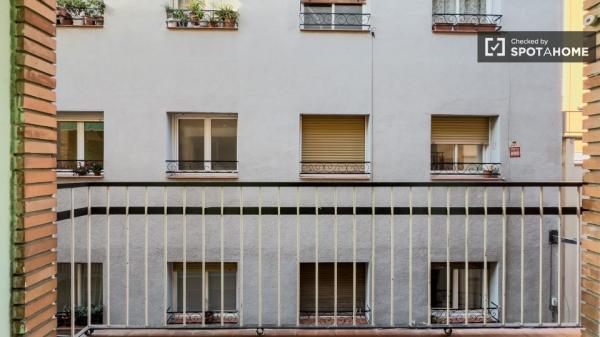 Apartamento de 3 dormitorios en alquiler en Gràcia, Barcelona