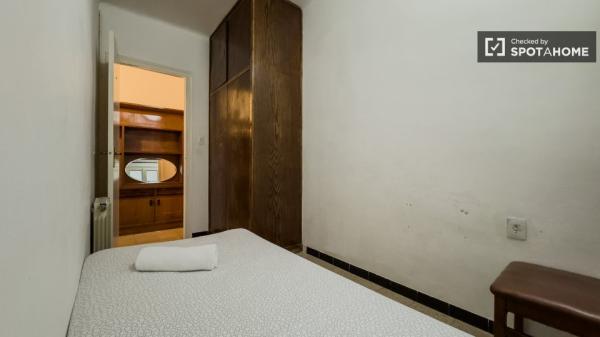 Apartamento de 3 dormitorios en alquiler en Gràcia, Barcelona