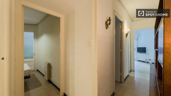 Apartamento de 3 dormitorios en alquiler en Gràcia, Barcelona