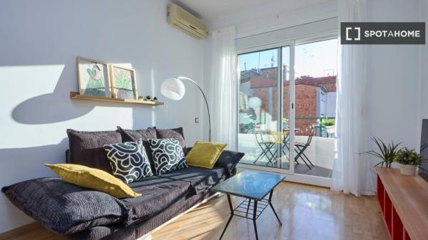 Habitación en piso compartido en barcelona.