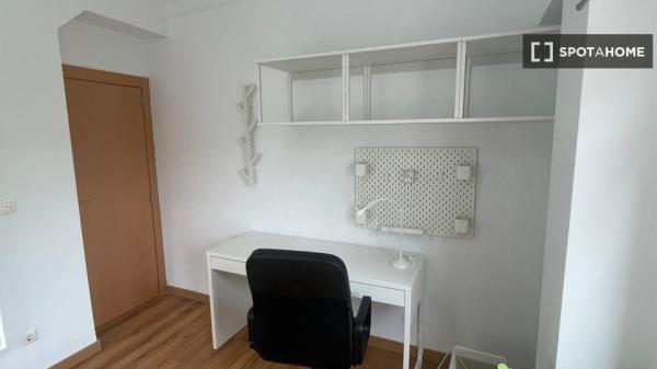 4-bedroom apartment for rent in Ciutat Vella, Valencia