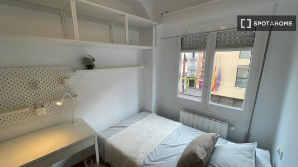 4-bedroom apartment for rent in Ciutat Vella, Valencia