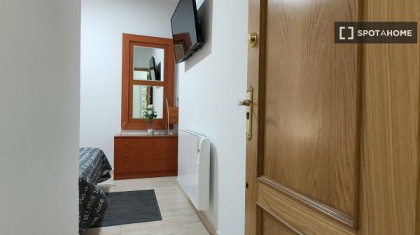 Room in shared apartment in Alcalá de Henares