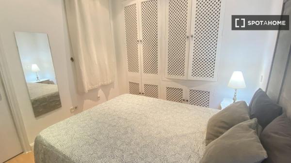 Apartamento de 1 dormitorio en alquiler en Opera, Madrid