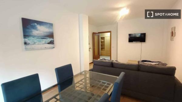 Room for rent in 2-bedroom apartment in Arganzuela , Madrid