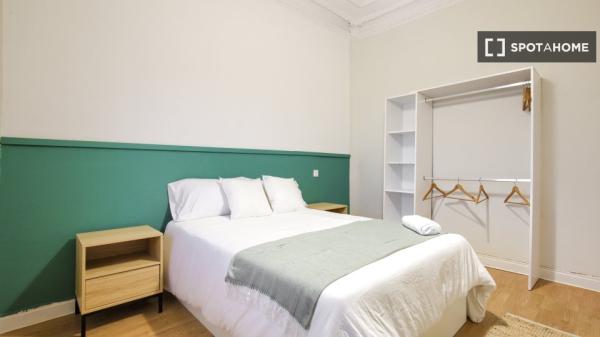 Chambre à louer dans un appartement de 7 chambres à Malasaña, Lisbonne