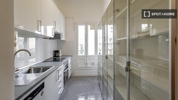 Chambre à louer dans un appartement de 8 chambres à Salamanque, Lisbonne