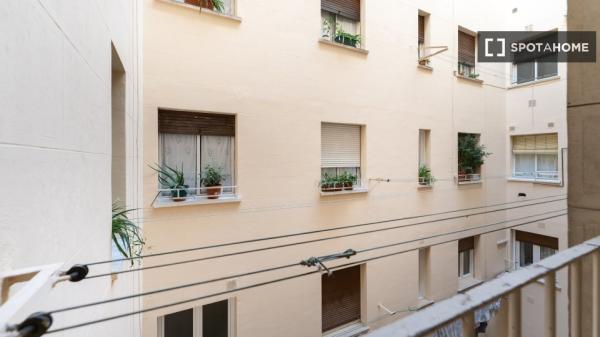 Se alquila habitación en piso de 11 habitaciones en Argüelles, Lisboa