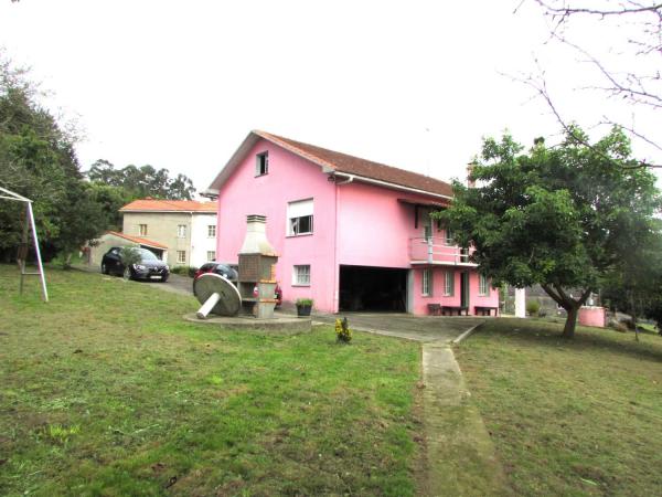 Casa independiente en travesía Val Abaixo s/n