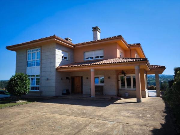 Casa independiente en Castro San Fiz