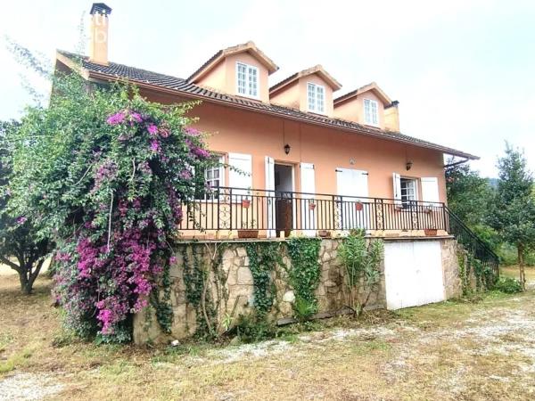 Casa independiente en Parroquia Obre