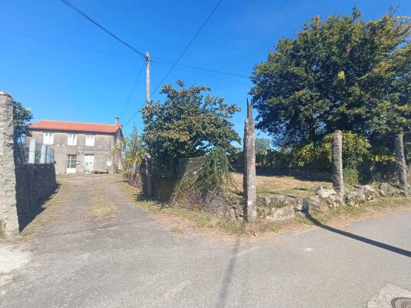 Casa independiente en travesía de Cacheiras