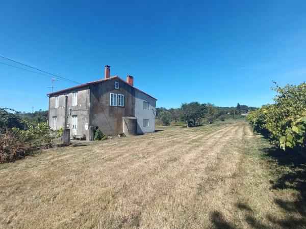 Casa independiente en travesía de Cacheiras