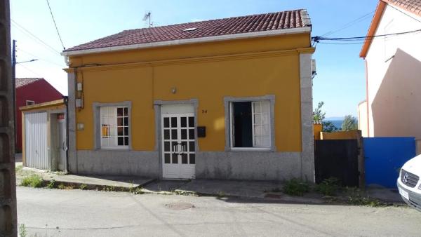 Casa independiente en calle 2 Ribeiriña, 60