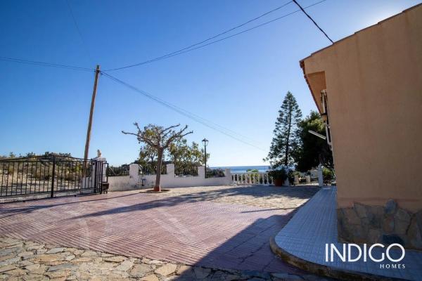 Casa independiente en calle África