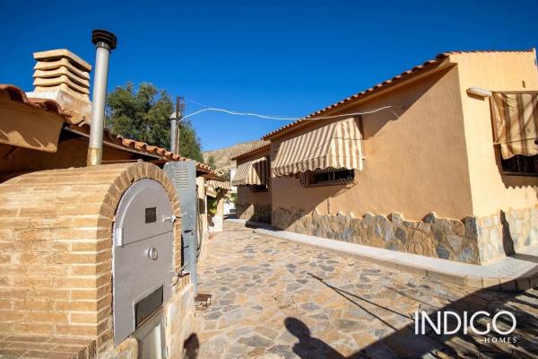 Casa independiente en calle África