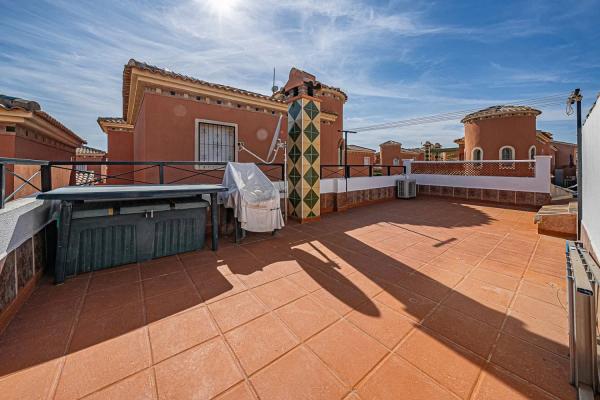 Casa independiente en calle Parana