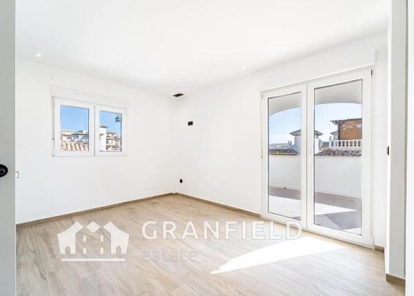 Chalet en Barrio La Zenia