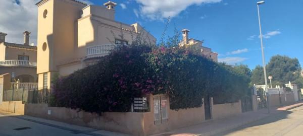 Casa independiente en calle Guadalquivir