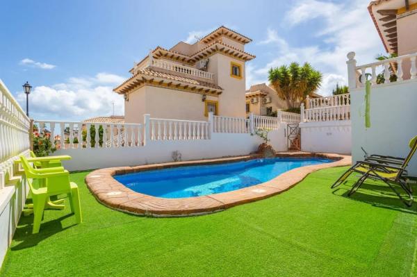 Casa independiente en avenida de la Luz