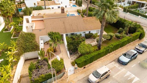 Casa independiente en avenida de las Brisas, 23