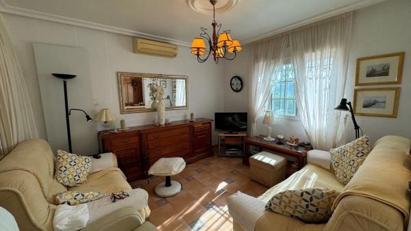 Chalet en Barrio Lomas de Cabo Roig-Los Dolses