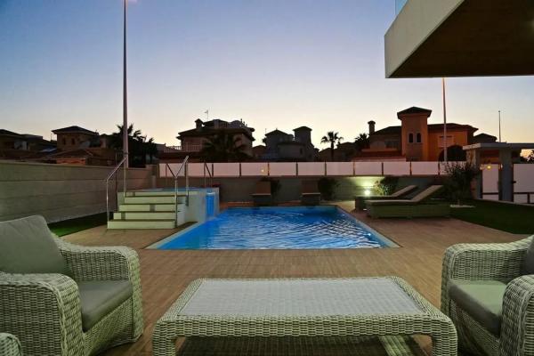 Chalet en Barrio Campoamor