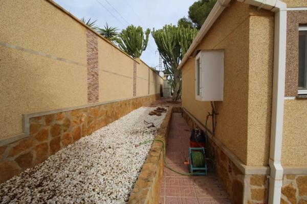 Casa independiente en calle los Pirineos