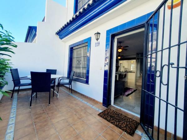 Chalet adosado en calle Gibraltar, 229