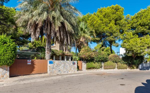 Casa independiente en calle Alisios